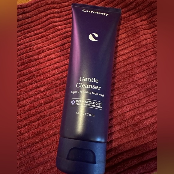 NEW Curology The Cleanser | Lightly Foaming Face Wash - Picture 2 of 3